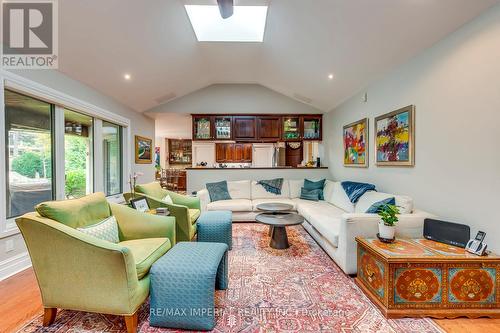 146 Trelawn Avenue, Oakville, ON - Indoor Photo Showing Living Room