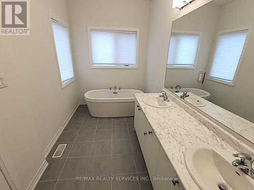 225 Coronation Road, Whitby, ON - Indoor Photo Showing Bathroom