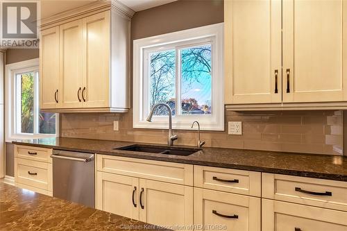 39 Holland Avenue, Chatham, ON - Indoor Photo Showing Kitchen With Double Sink