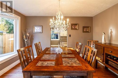 39 Holland Avenue, Chatham, ON - Indoor Photo Showing Dining Room