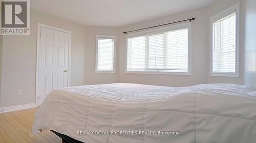 26 Ginger Grove, Vaughan, ON - Indoor Photo Showing Bedroom