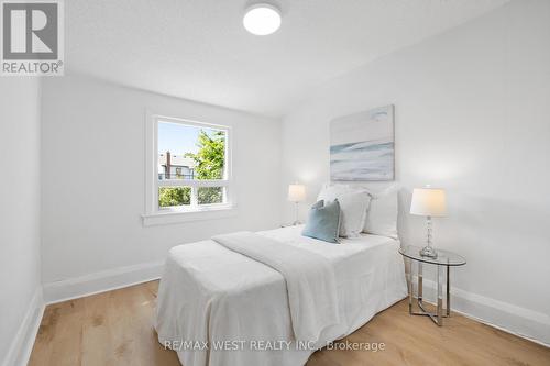 100 Runnymede Road, Toronto, ON - Indoor Photo Showing Bedroom