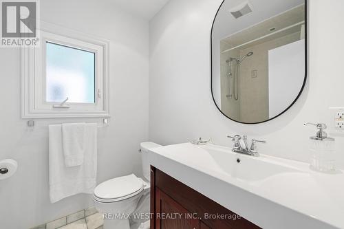 100 Runnymede Road, Toronto, ON - Indoor Photo Showing Bathroom