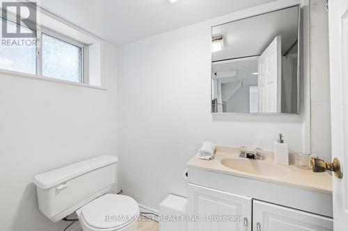 100 Runnymede Road, Toronto, ON - Indoor Photo Showing Bathroom