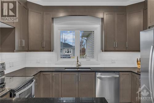 1077 Shearer Drive, Brockville, ON - Indoor Photo Showing Kitchen