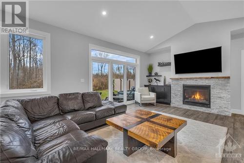 1077 Shearer Drive, Brockville (810 - Brockville), ON - Indoor Photo Showing Living Room With Fireplace