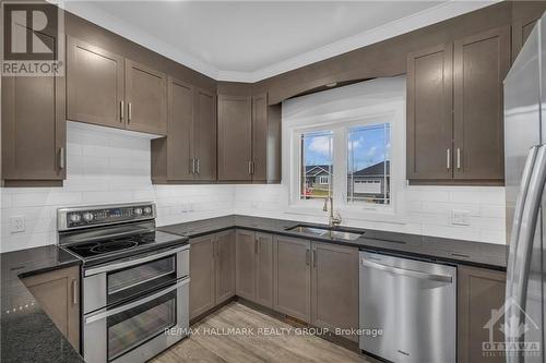 1077 Shearer Drive, Brockville (810 - Brockville), ON - Indoor Photo Showing Kitchen With Double Sink