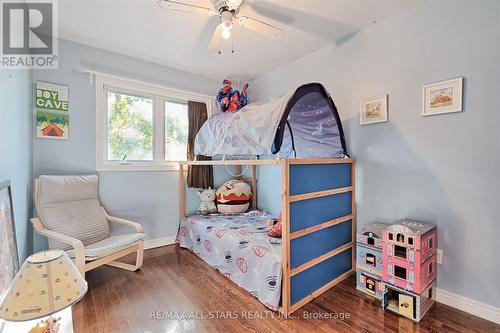 195 Phyllis Avenue, Toronto, ON - Indoor Photo Showing Bedroom