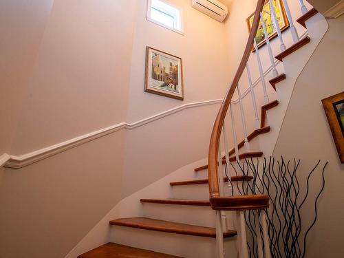 Staircase - 406 Rue Des Iris, Lévis (Les Chutes-De-La-Chaudière-Ouest), QC - Indoor Photo Showing Other Room