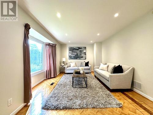 273 Spring Gate Boulevard, Vaughan, ON - Indoor Photo Showing Living Room