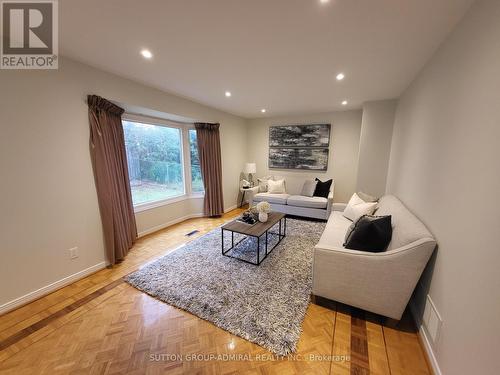 273 Spring Gate Boulevard, Vaughan, ON - Indoor Photo Showing Living Room