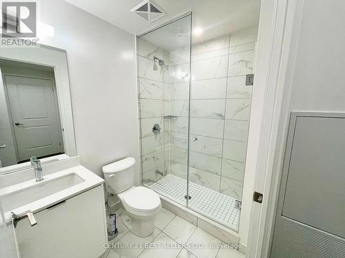 1906 - 202 Burnhamthorpe Road E, Mississauga, ON - Indoor Photo Showing Bathroom