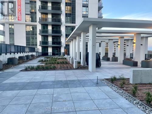 1906 - 202 Burnhamthorpe Road E, Mississauga, ON - Outdoor With Balcony With Facade