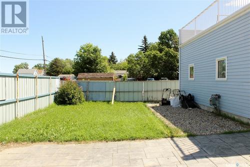 3 2Nd Avenue, Weyburn, SK - Outdoor