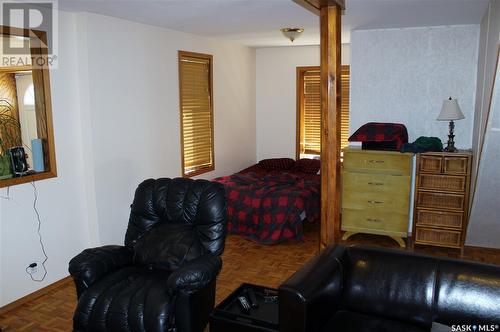 3 2Nd Avenue, Weyburn, SK - Indoor