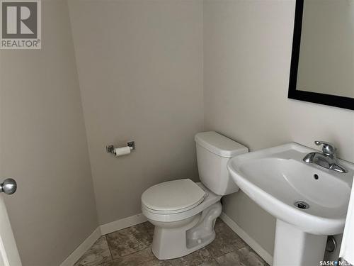 32 4533 Delhaye Way, Regina, SK - Indoor Photo Showing Bathroom