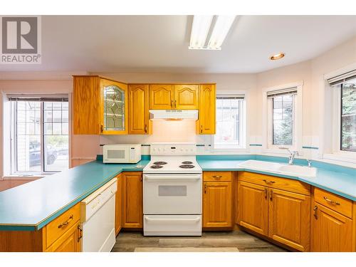 130 Chatham St Street Unit# 101, Nelson, BC - Indoor Photo Showing Kitchen