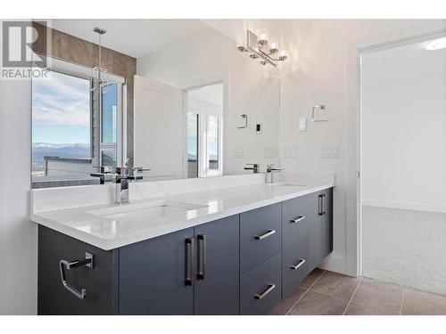 2193 Kentucky Crescent, Kelowna, BC - Indoor Photo Showing Bathroom