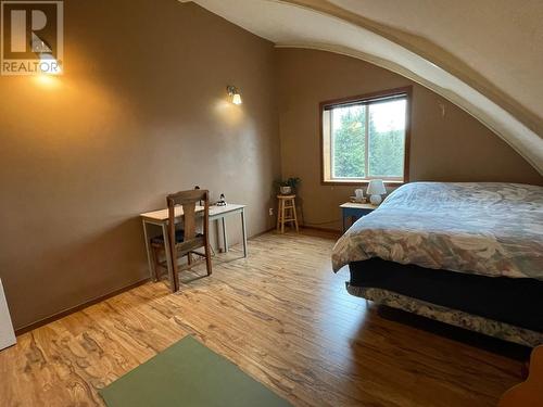 1910 Hulme Creek Road, Rock Creek, BC - Indoor Photo Showing Bedroom