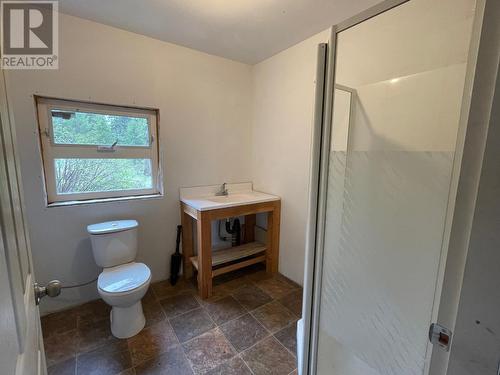 1910 Hulme Creek Road, Rock Creek, BC - Indoor Photo Showing Bathroom