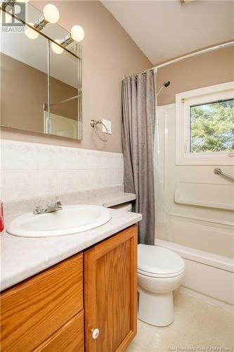 45 Lindsay Street, Riverview, NB - Indoor Photo Showing Bathroom