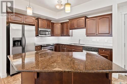 131 623 Saskatchewan Crescent W, Saskatoon, SK - Indoor Photo Showing Kitchen With Stainless Steel Kitchen With Upgraded Kitchen