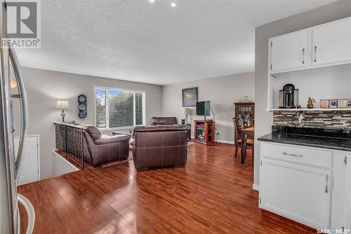 226 Rossmo Road, Saskatoon, SK - Indoor Photo Showing Living Room