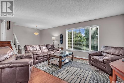 226 Rossmo Road, Saskatoon, SK - Indoor Photo Showing Living Room