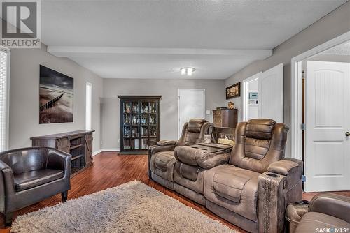 226 Rossmo Road, Saskatoon, SK - Indoor Photo Showing Living Room