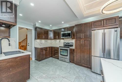 14 Sewells Lane, Brampton, ON - Indoor Photo Showing Kitchen With Stainless Steel Kitchen