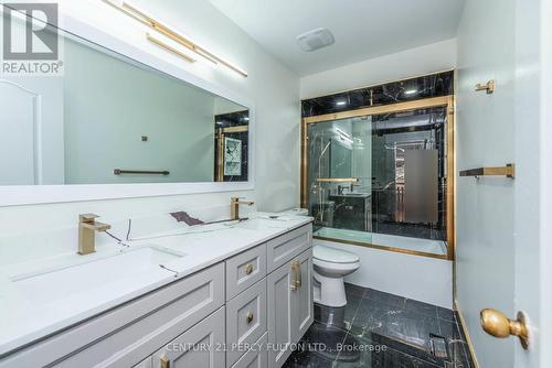 14 Sewells Lane, Brampton, ON - Indoor Photo Showing Bathroom