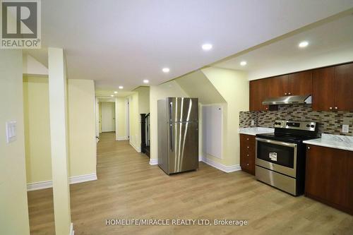 Bsmt - 31 Saint Dennis Road, Brampton, ON - Indoor Photo Showing Kitchen