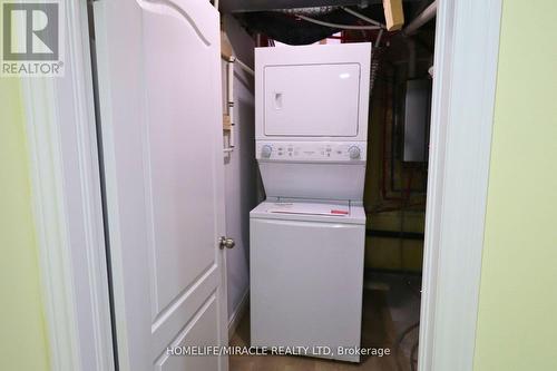 Bsmt - 31 Saint Dennis Road, Brampton, ON - Indoor Photo Showing Laundry Room