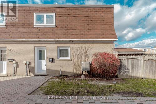 17 Town House Crescent, Brampton, ON - Outdoor With Exterior