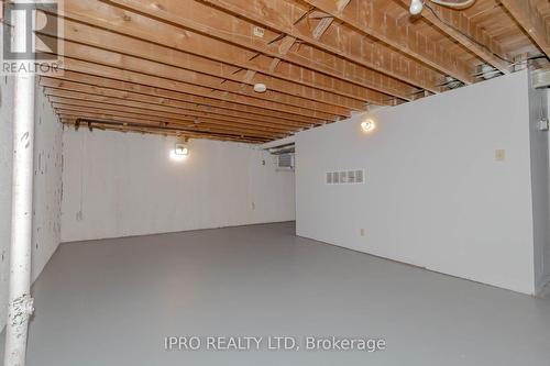 17 Town House Crescent, Brampton, ON - Indoor