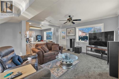 2161 Dominion, Windsor, ON - Indoor Photo Showing Living Room