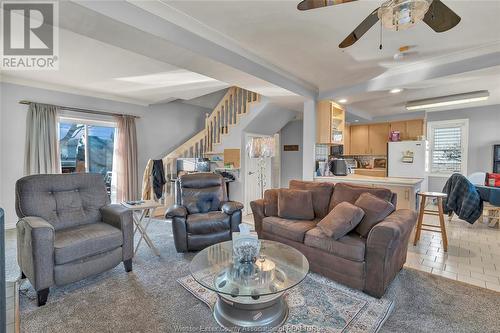 2161 Dominion, Windsor, ON - Indoor Photo Showing Living Room