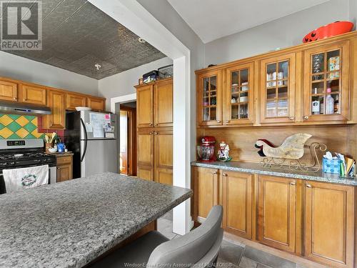 281-283 Moy Avenue, Windsor, ON - Indoor Photo Showing Kitchen