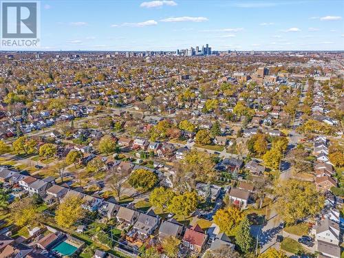 2006 Amiens Avenue, Windsor, ON - Outdoor With View