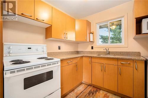 41 George Avenue, Perth, ON - Indoor Photo Showing Kitchen