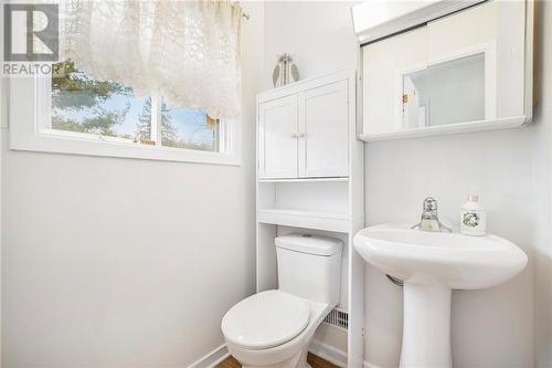 41 George Avenue, Perth, ON - Indoor Photo Showing Bathroom