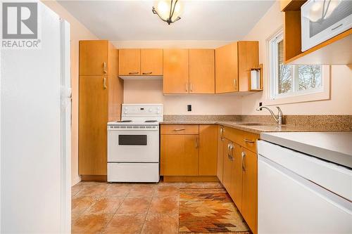 41 George Avenue, Perth, ON - Indoor Photo Showing Kitchen