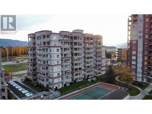 1967 Underhill Street Unit# 307, Kelowna, BC - Outdoor With Facade