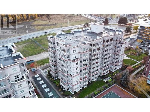 1967 Underhill Street Unit# 307, Kelowna, BC - Outdoor With Facade