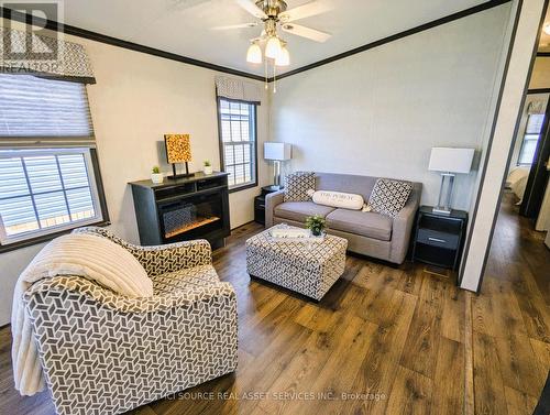 Lvv226 - 155 Mccrearys Beach, Drummond/North Elmsley, ON - Indoor Photo Showing Living Room