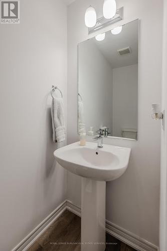 37 - 120 Court Drive, Brant, ON - Indoor Photo Showing Bathroom