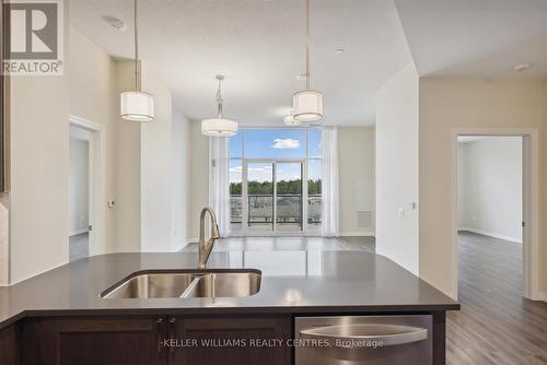 716 - 460 William Graham Drive, Aurora, ON - Indoor Photo Showing Kitchen With Double Sink