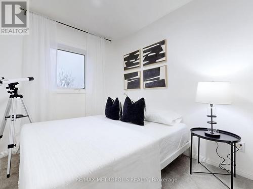 583 Bondi Avenue, Newmarket, ON - Indoor Photo Showing Bedroom