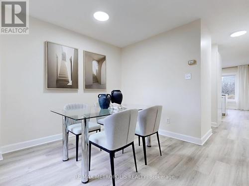 583 Bondi Avenue, Newmarket, ON - Indoor Photo Showing Dining Room