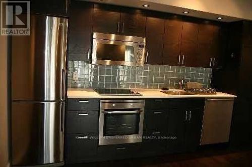 1922 - 25 The Esplanade, Toronto, ON - Indoor Photo Showing Kitchen With Upgraded Kitchen